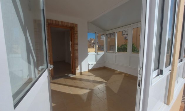 Resale - Townhouse -
Ciudad Quesada - Lo Marabu
