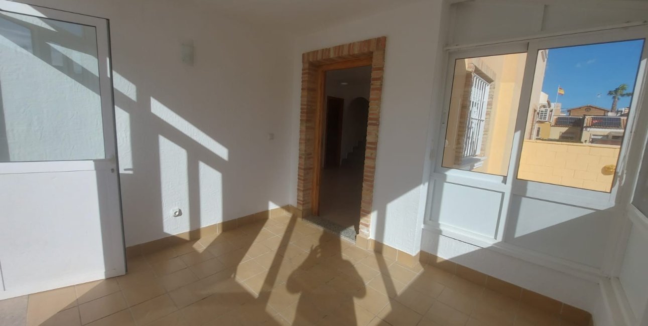 Resale - Townhouse -
Ciudad Quesada - Lo Marabu