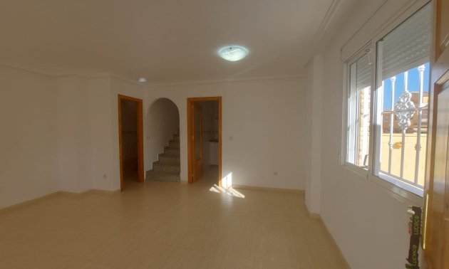 Resale - Townhouse -
Ciudad Quesada - Lo Marabu