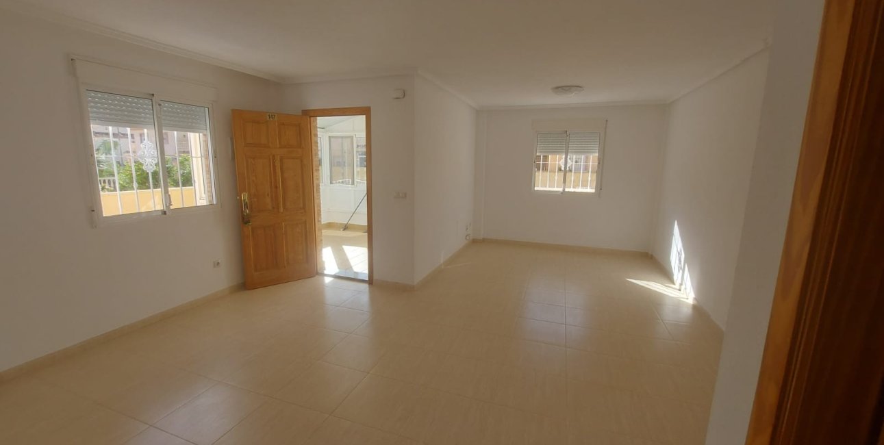 Resale - Townhouse -
Ciudad Quesada - Lo Marabu