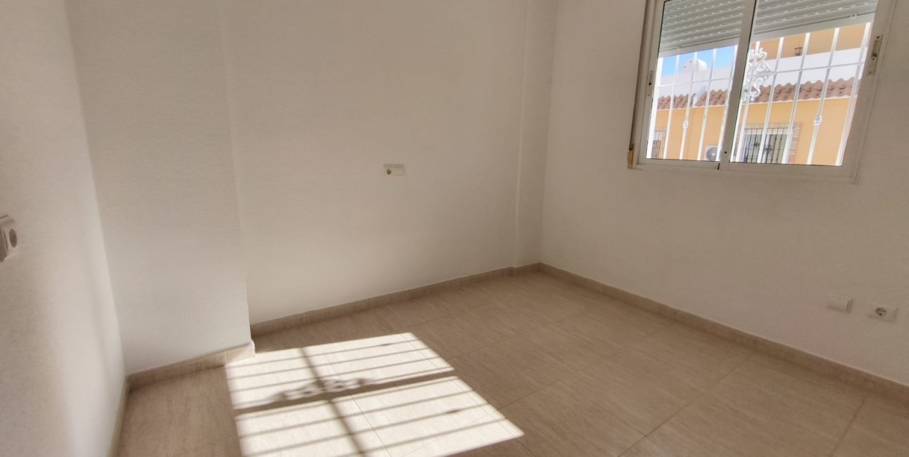 Resale - Townhouse -
Ciudad Quesada - Lo Marabu