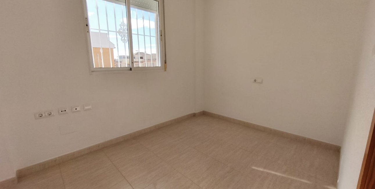 Resale - Townhouse -
Ciudad Quesada - Lo Marabu