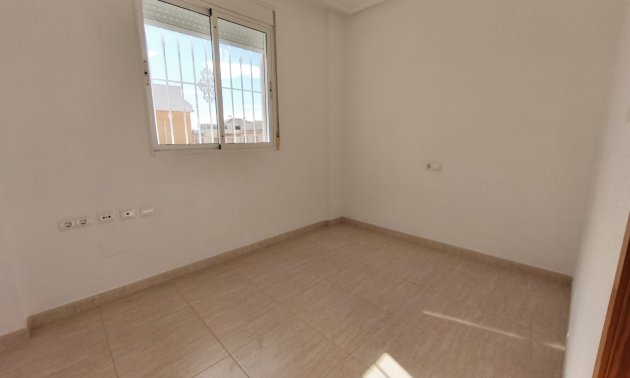Resale - Townhouse -
Ciudad Quesada - Lo Marabu