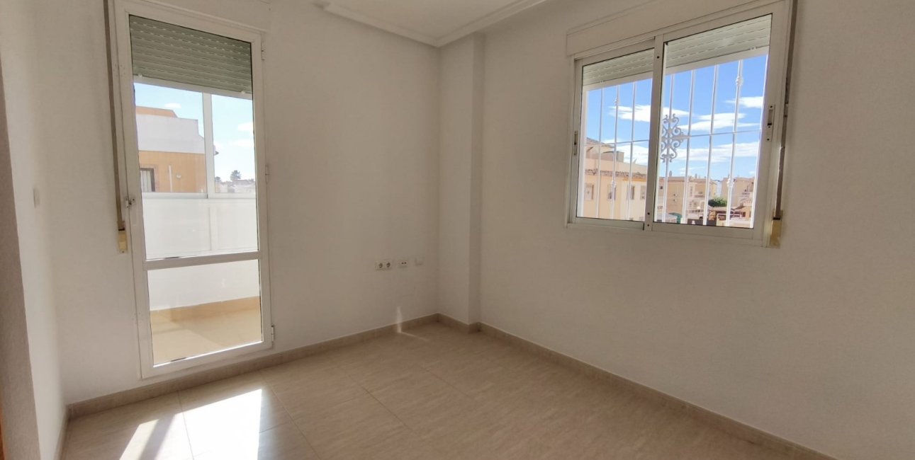 Resale - Townhouse -
Ciudad Quesada - Lo Marabu