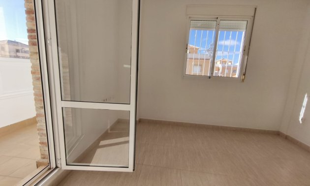 Resale - Townhouse -
Ciudad Quesada - Lo Marabu