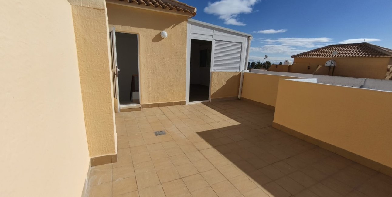 Resale - Townhouse -
Ciudad Quesada - Lo Marabu