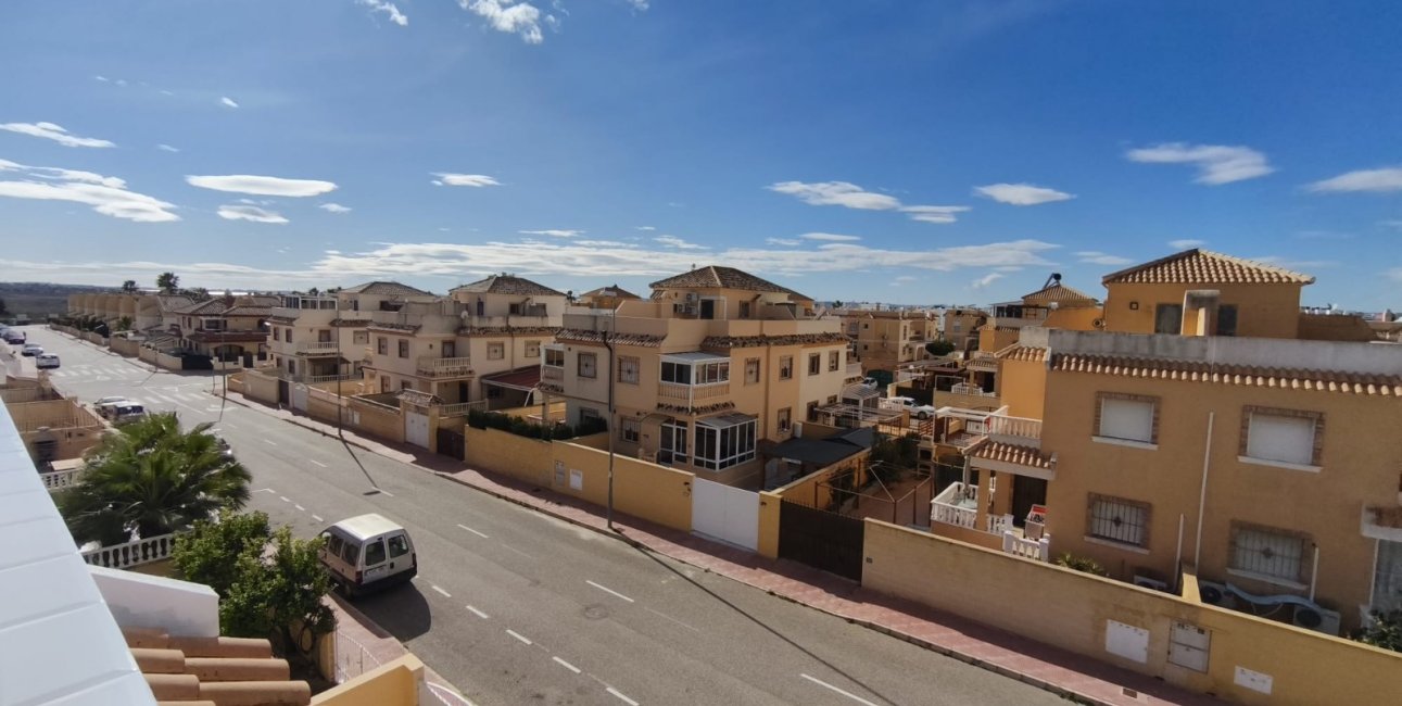 Resale - Townhouse -
Ciudad Quesada - Lo Marabu