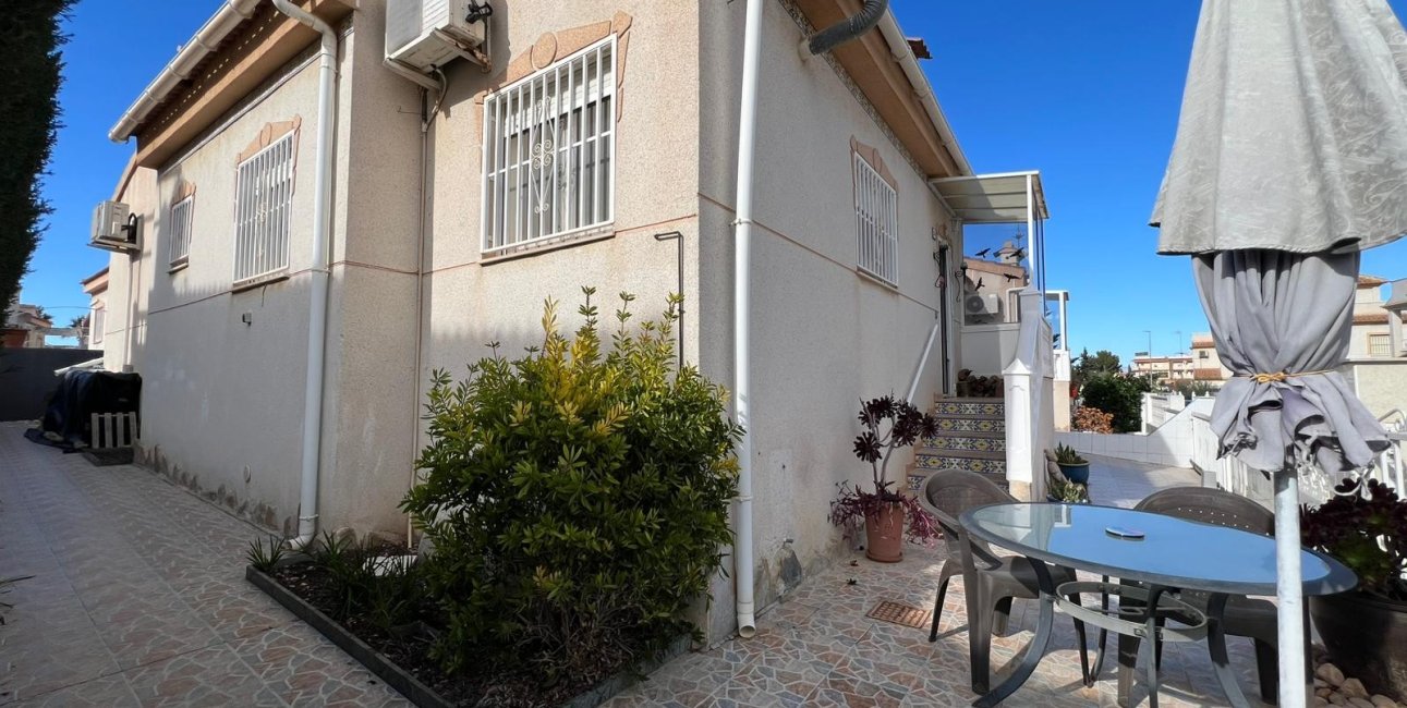 Resale - Villa -
Algorfa - Montemar
