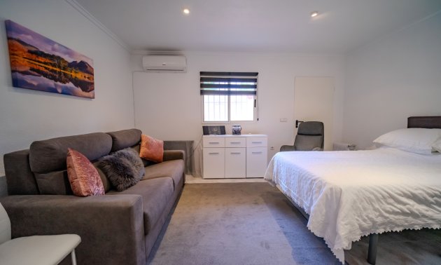 Resale - Townhouse -
Benimar - Benimar I