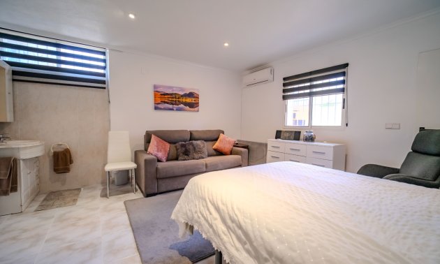 Resale - Townhouse -
Benimar - Benimar I