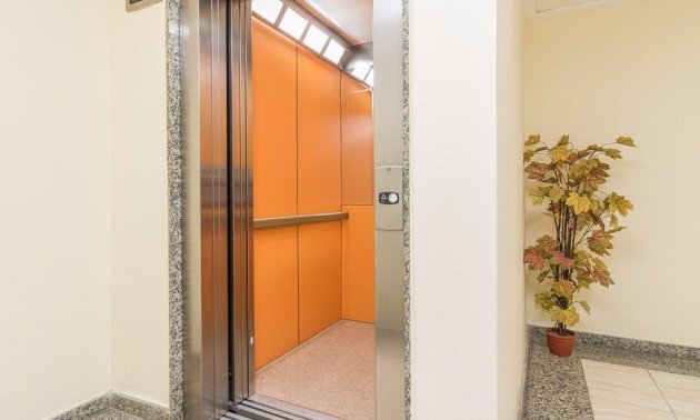 Reventa - Apartamento / piso -
Torrevieja - Centro