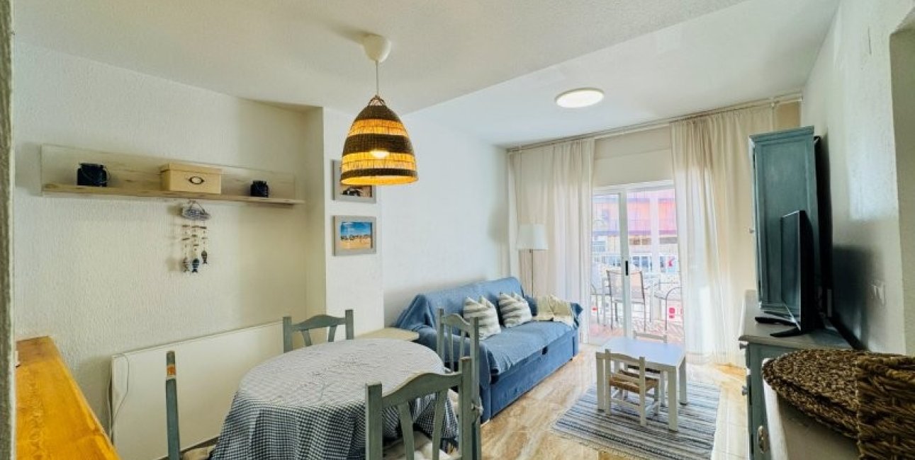 Resale - Apartment / flat -
Torrevieja - Puerto Romano