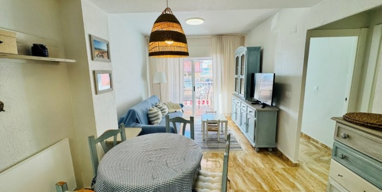 Resale - Apartment / flat -
Torrevieja - Puerto Romano