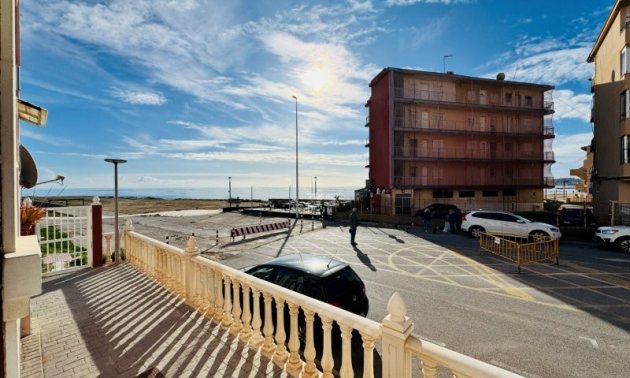 Resale - Apartment / flat -
Torrevieja - Puerto Romano