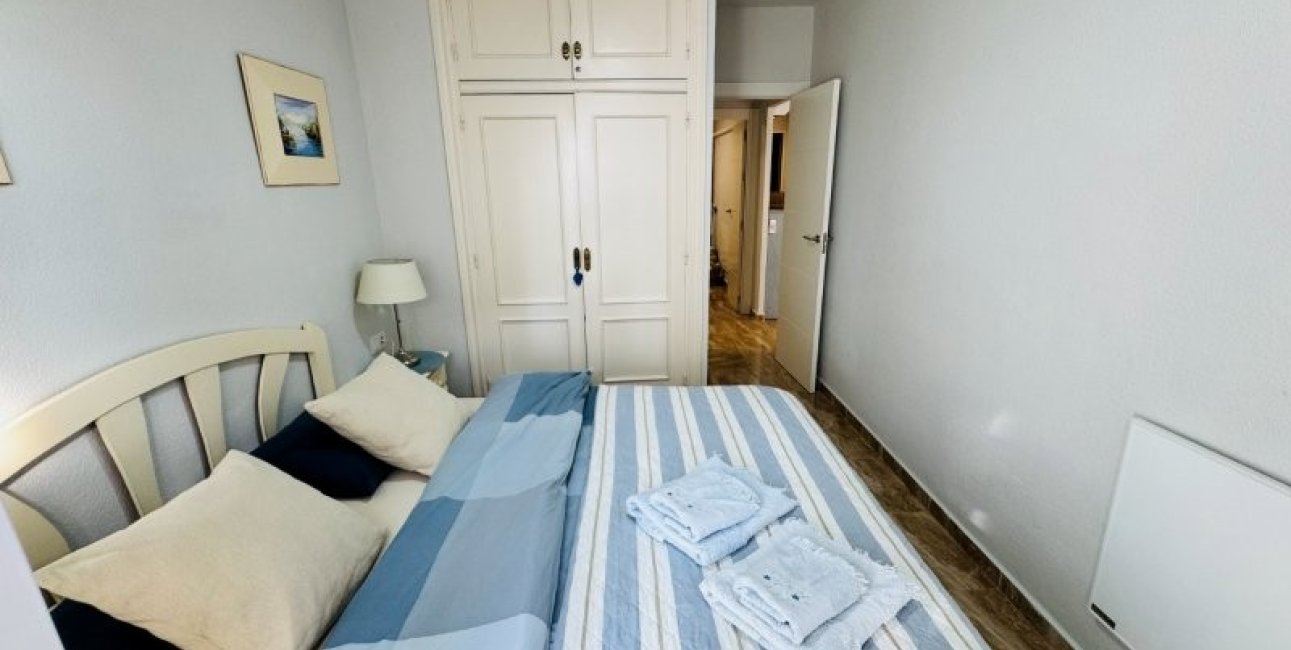 Resale - Apartment / flat -
Torrevieja - Puerto Romano