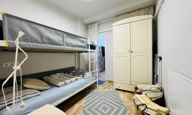 Resale - Apartment / flat -
Torrevieja - Puerto Romano