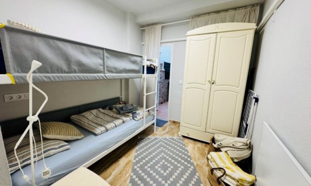 Resale - Apartment / flat -
Torrevieja - Puerto Romano