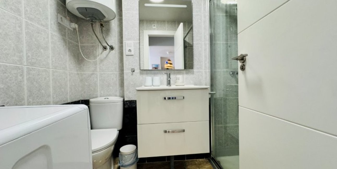 Resale - Apartment / flat -
Torrevieja - Puerto Romano