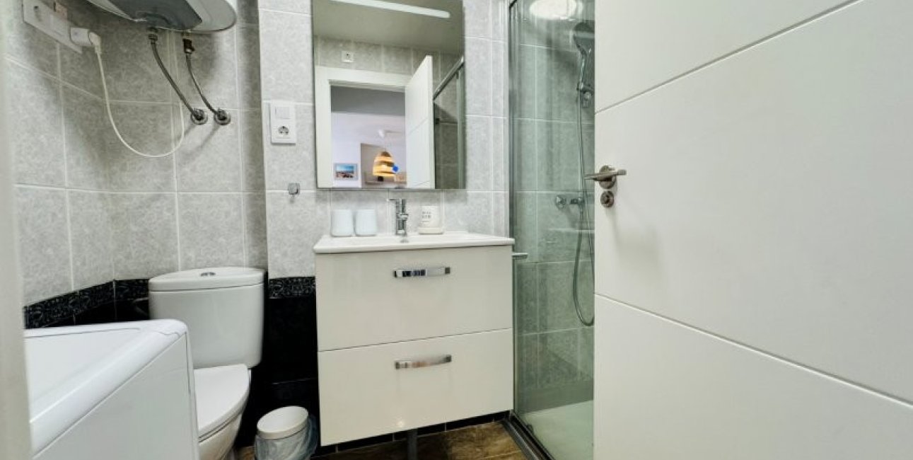 Resale - Apartment / flat -
Torrevieja - Puerto Romano