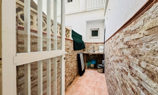 Resale - Apartment / flat -
Torrevieja - Puerto Romano