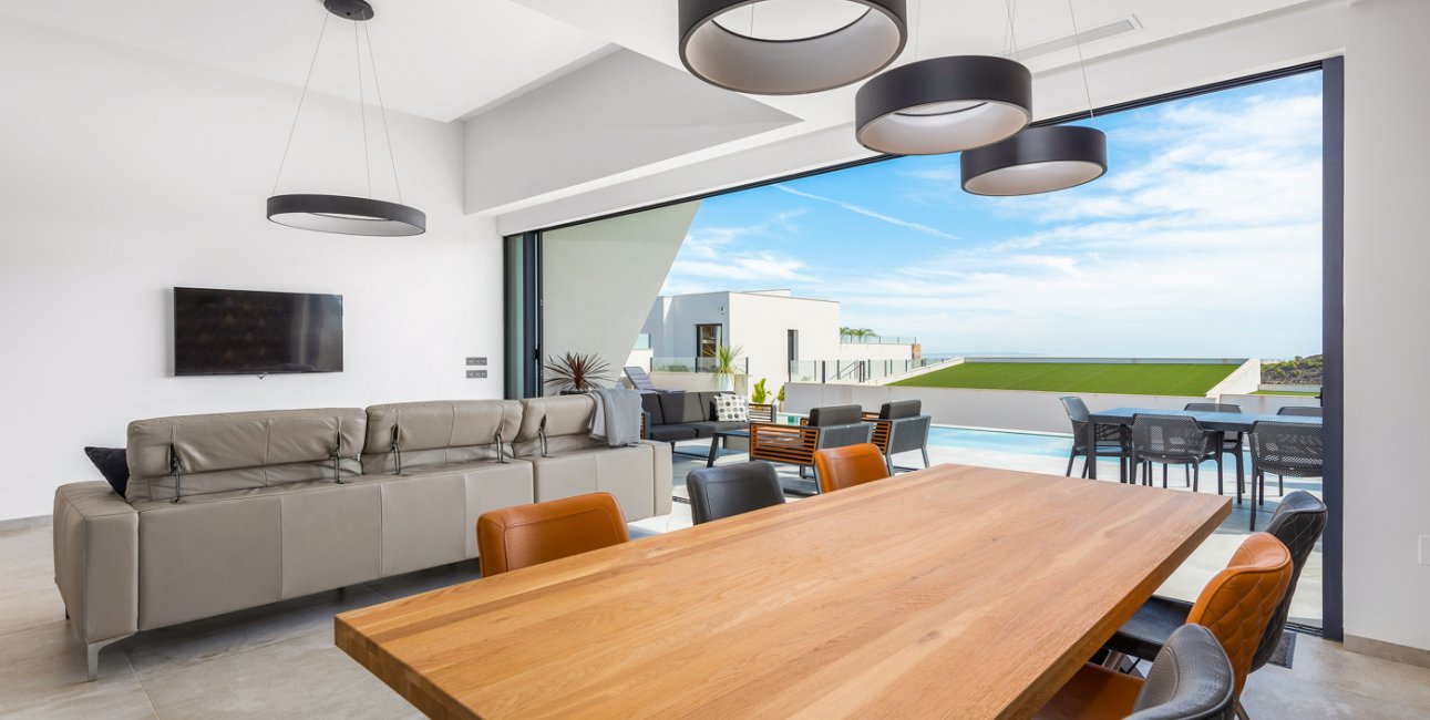 Resale - Villa -
Ciudad Quesada - Pueblo Lucero