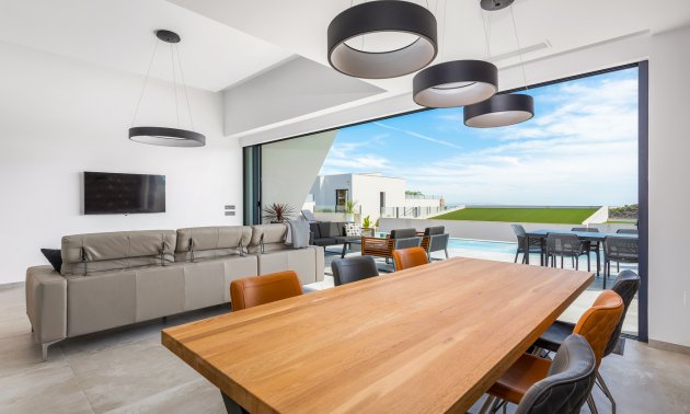 Resale - Villa -
Ciudad Quesada - Pueblo Lucero