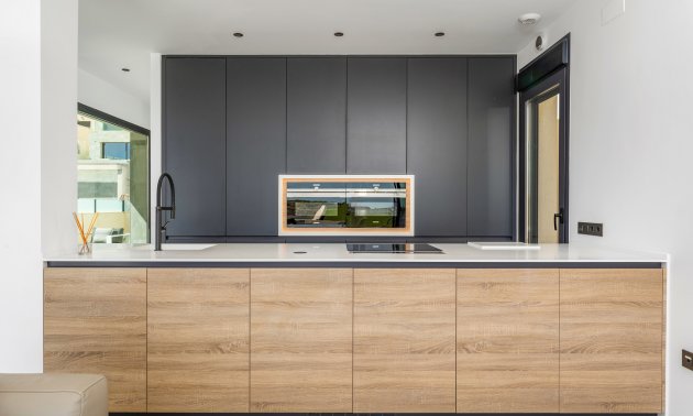 Resale - Villa -
Ciudad Quesada - Pueblo Lucero