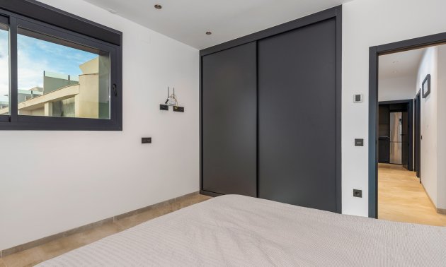 Resale - Villa -
Ciudad Quesada - Pueblo Lucero