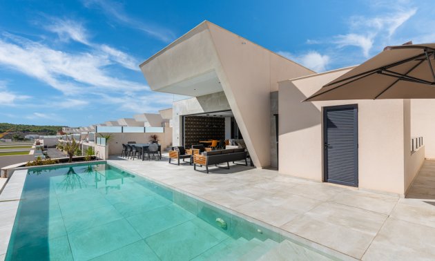 Resale - Villa -
Ciudad Quesada - Pueblo Lucero