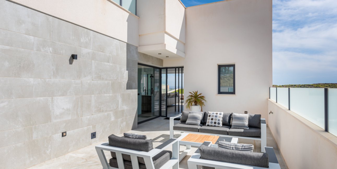 Resale - Villa -
Ciudad Quesada - Pueblo Lucero