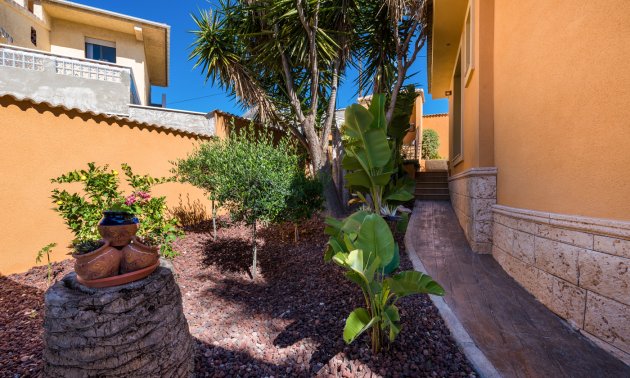 Resale - Villa -
Ciudad Quesada - Ciudad Quesada - Town