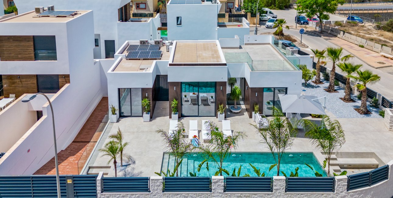 Resale - Villa -
El Campello - El Amerador