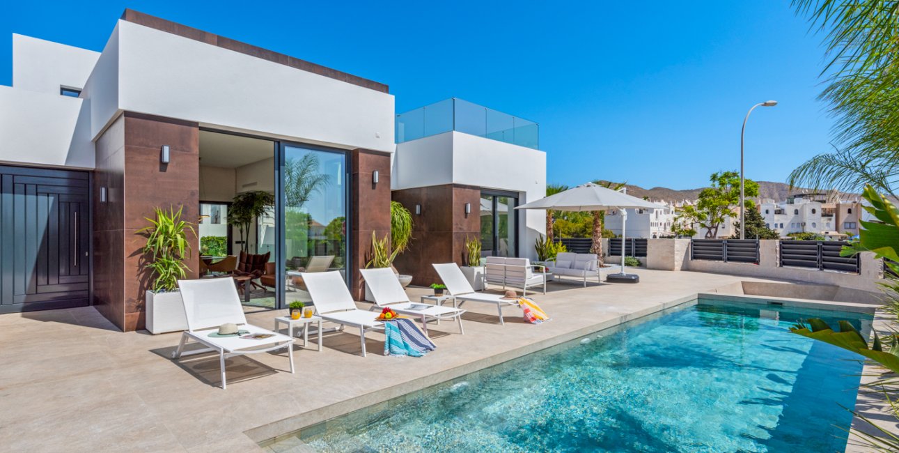 Resale - Villa -
El Campello - El Amerador