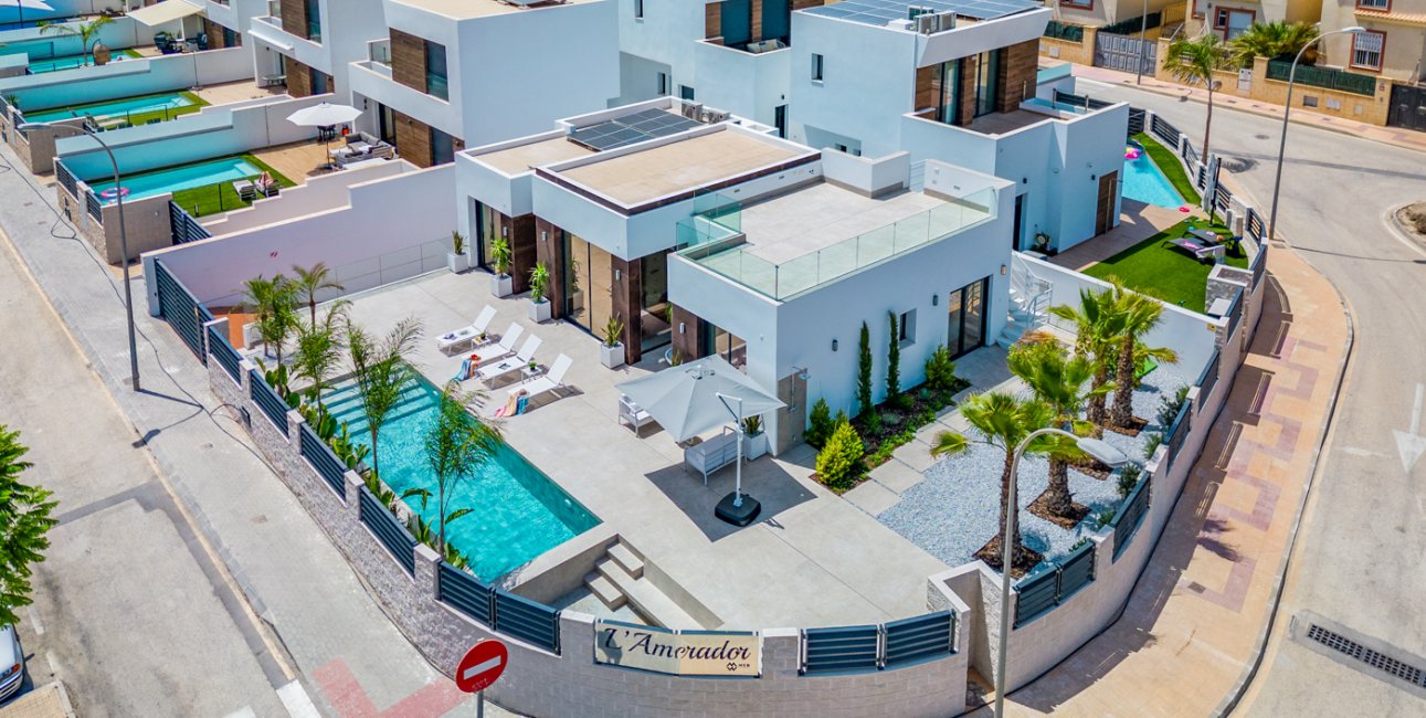 Resale - Villa -
El Campello - El Amerador