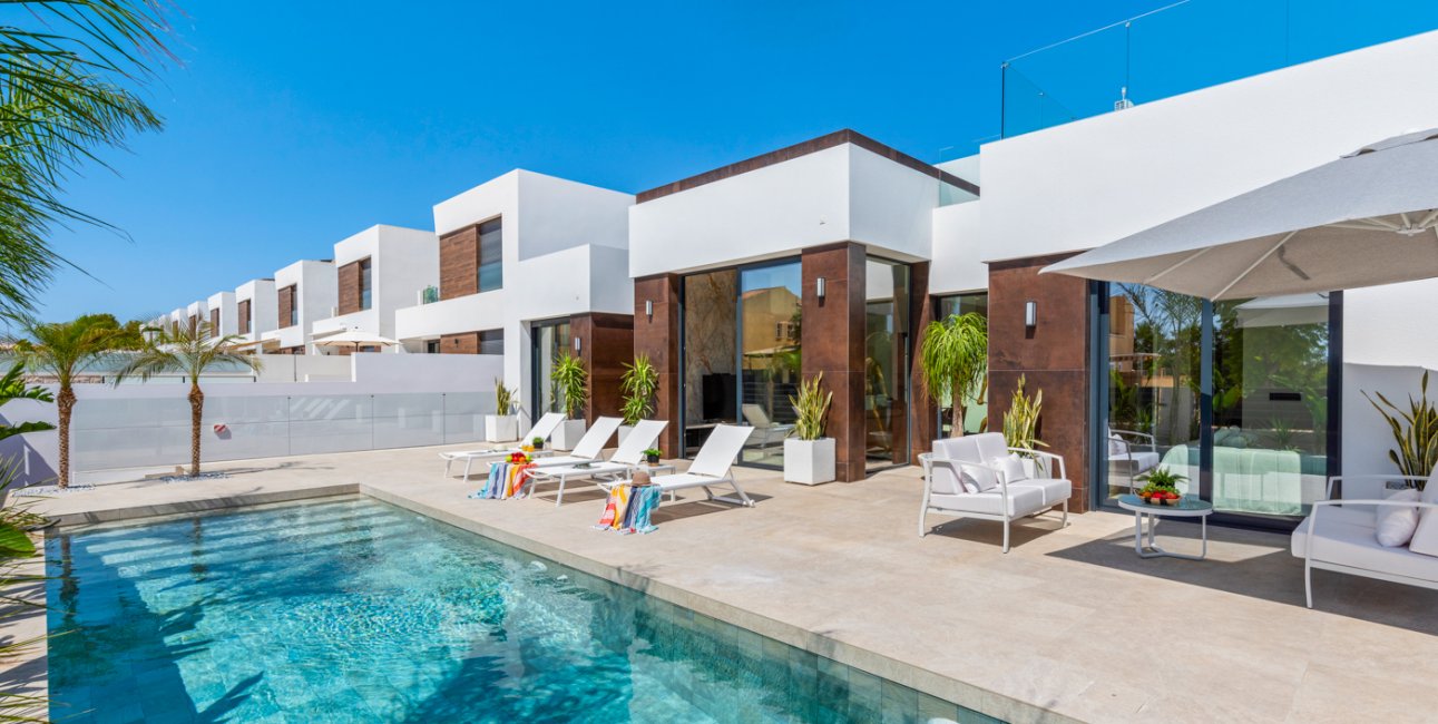 Resale - Villa -
El Campello - El Amerador