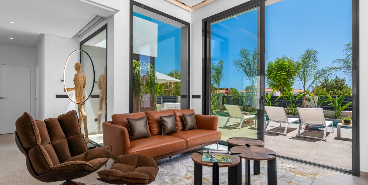 Resale - Villa -
El Campello - El Amerador