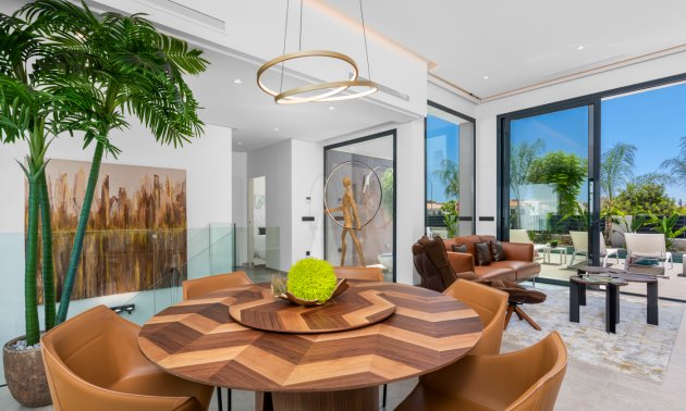 Resale - Villa -
El Campello - El Amerador