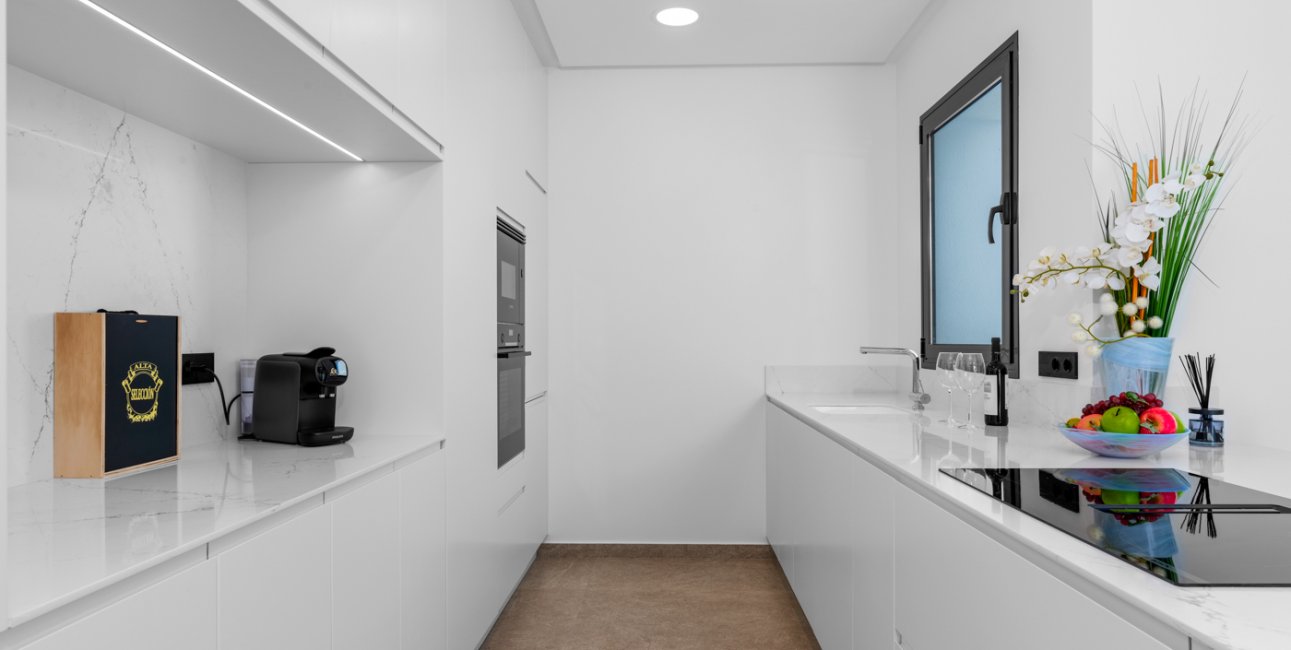 Resale - Villa -
El Campello - El Amerador