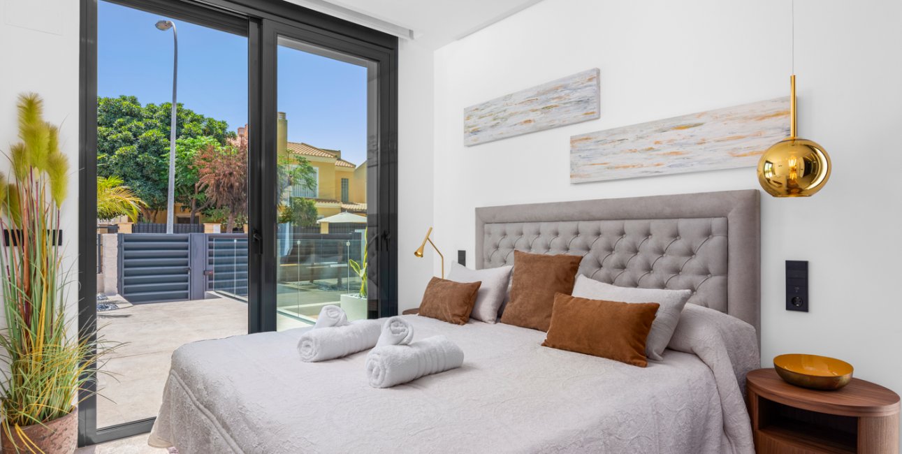 Resale - Villa -
El Campello - El Amerador