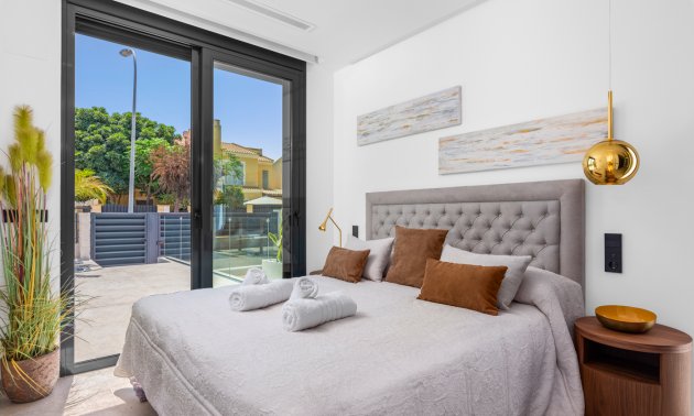 Resale - Villa -
El Campello - El Amerador