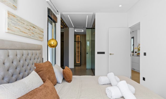 Resale - Villa -
El Campello - El Amerador