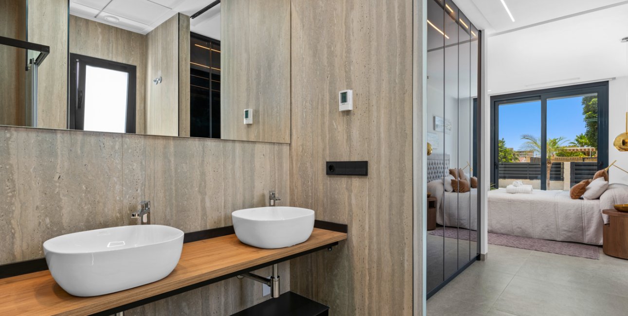 Resale - Villa -
El Campello - El Amerador