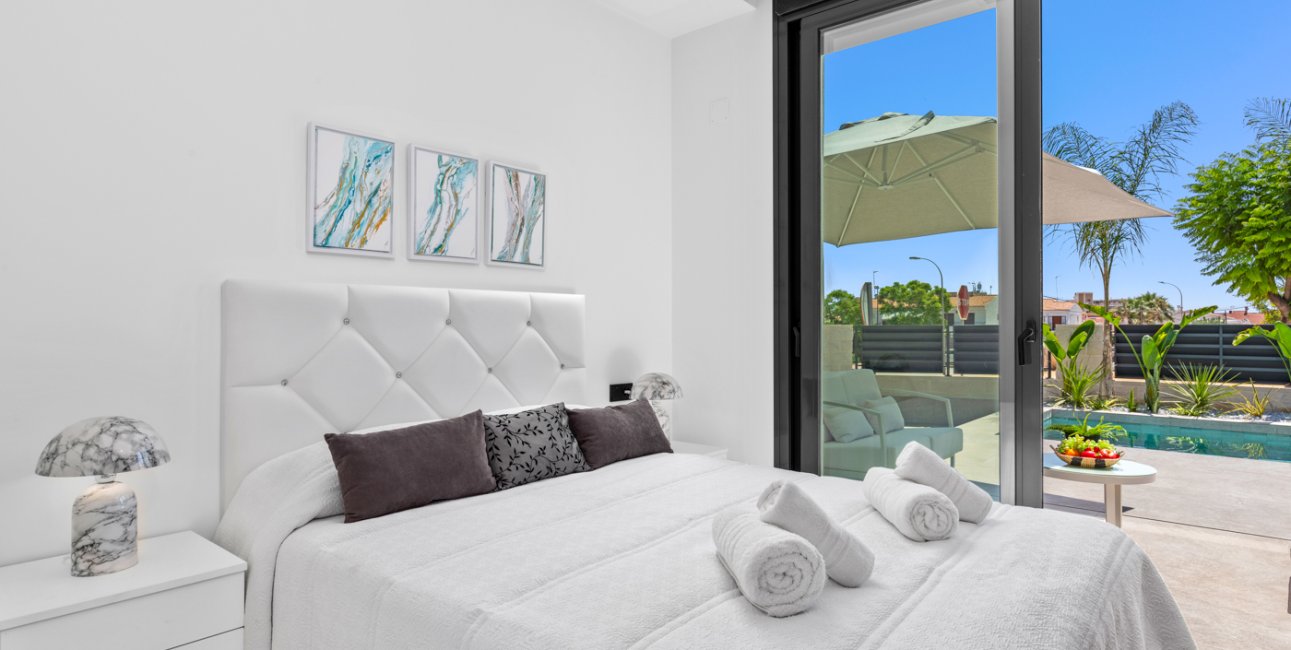 Resale - Villa -
El Campello - El Amerador