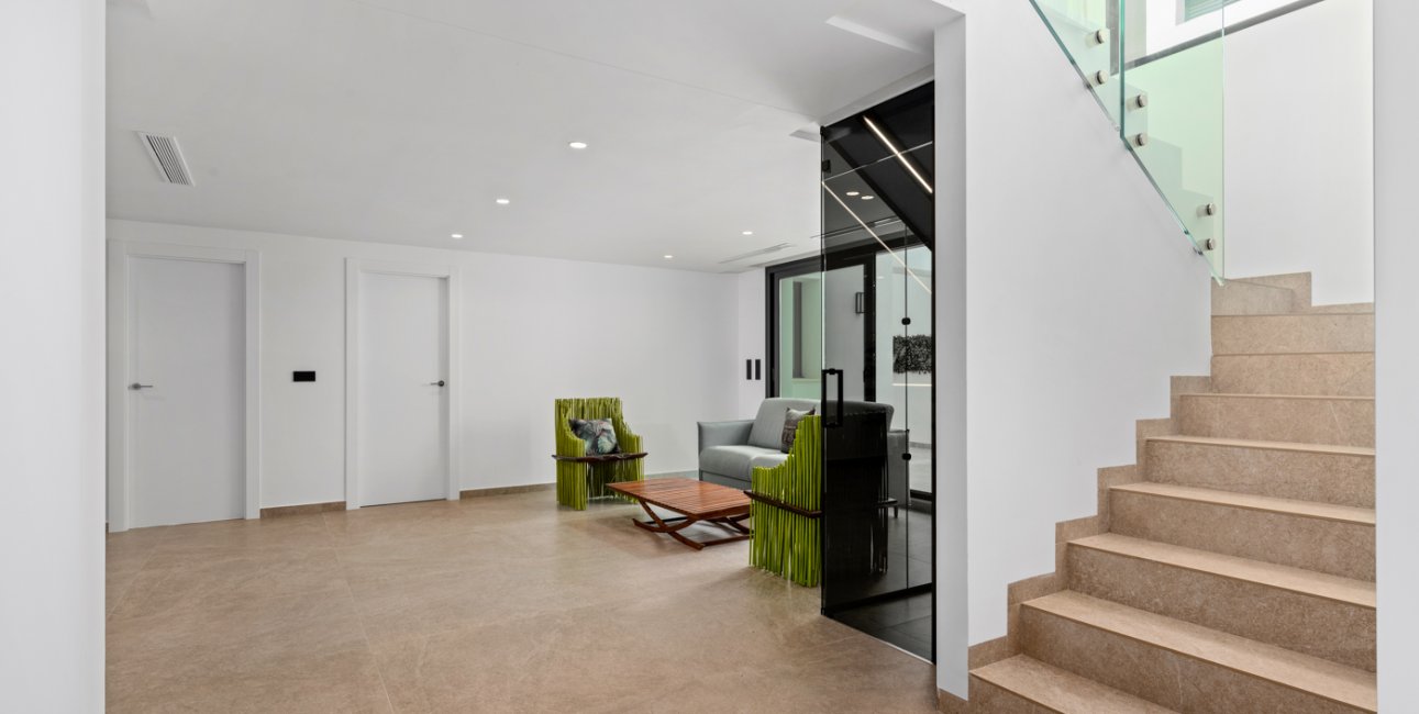 Resale - Villa -
El Campello - El Amerador