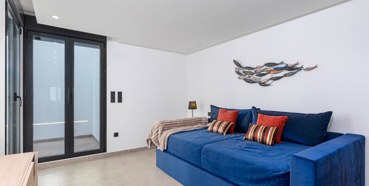 Resale - Villa -
El Campello - El Amerador