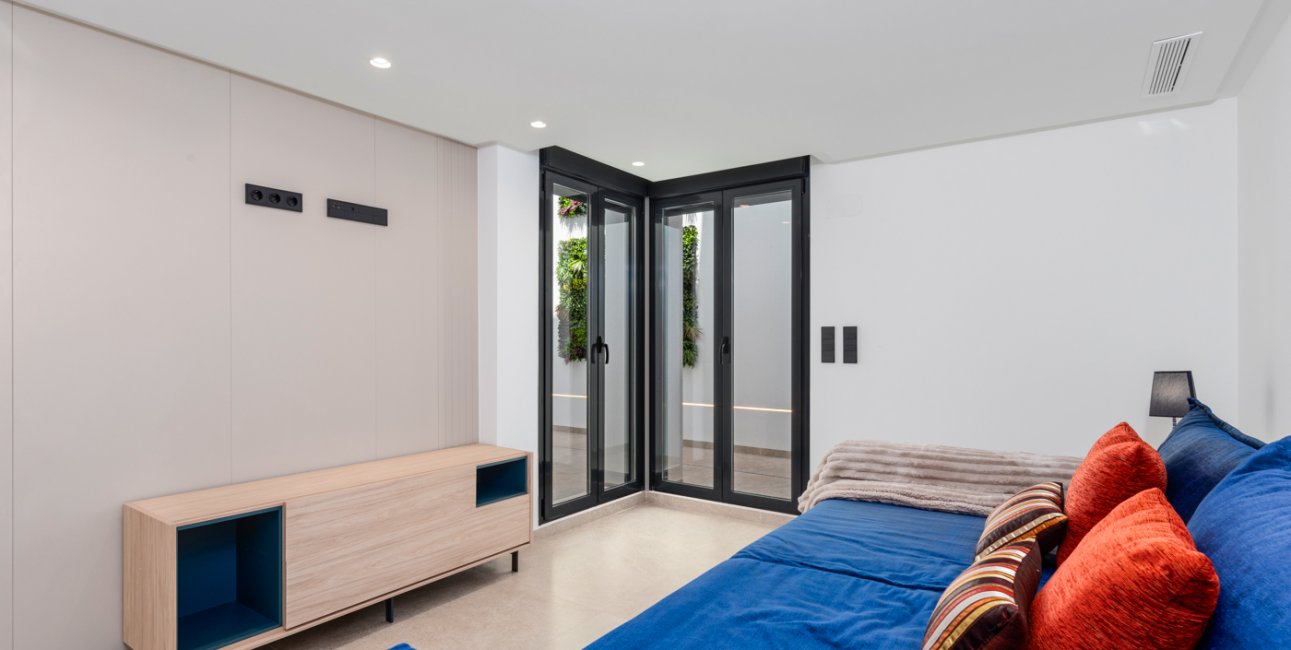 Resale - Villa -
El Campello - El Amerador