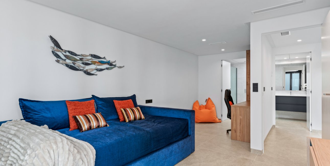 Resale - Villa -
El Campello - El Amerador