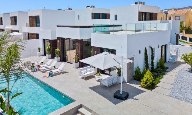 Resale - Villa -
El Campello - El Amerador