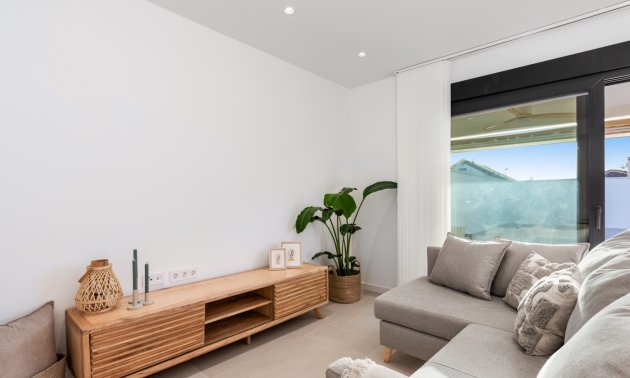 Resale - Villa -
Torrevieja - El Chaparral