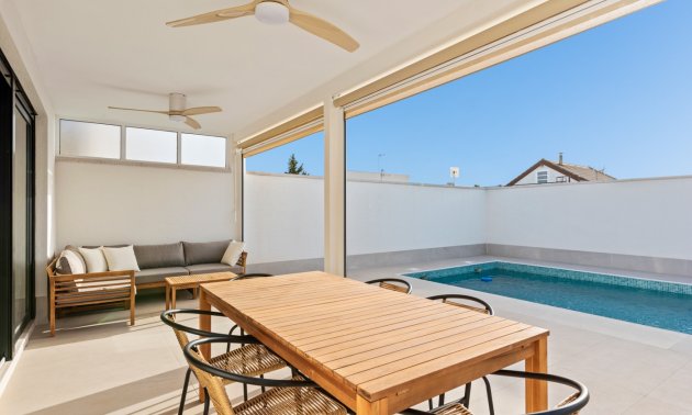 Resale - Villa -
Torrevieja - El Chaparral